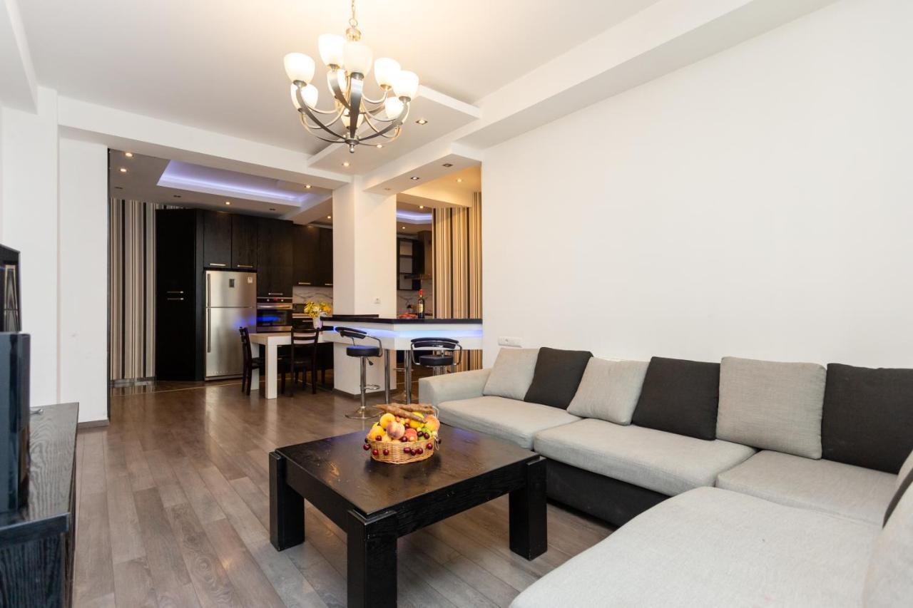 Two Bedroom Apartment In The City Center Tbilisi Ngoại thất bức ảnh