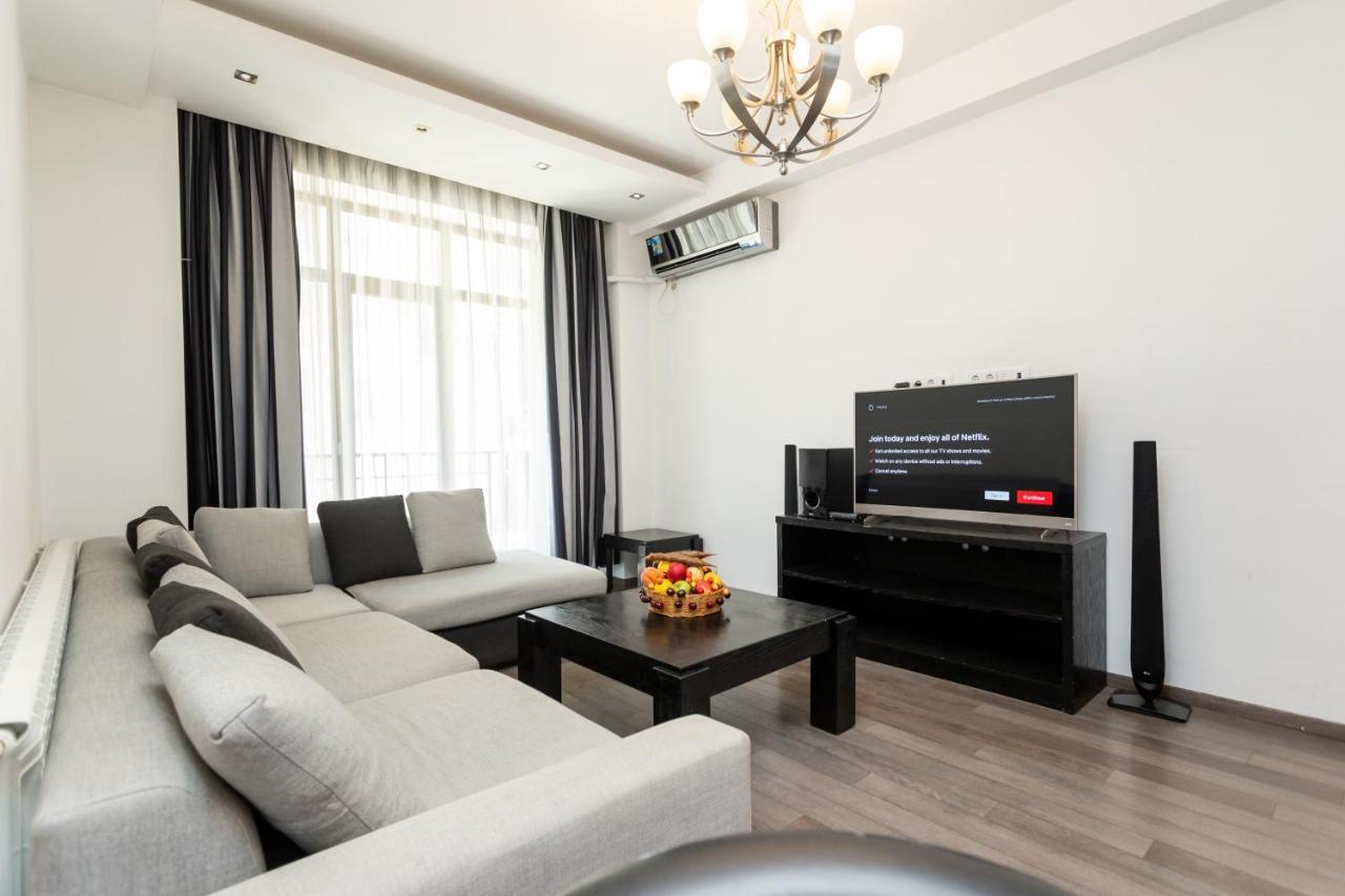 Two Bedroom Apartment In The City Center Tbilisi Ngoại thất bức ảnh